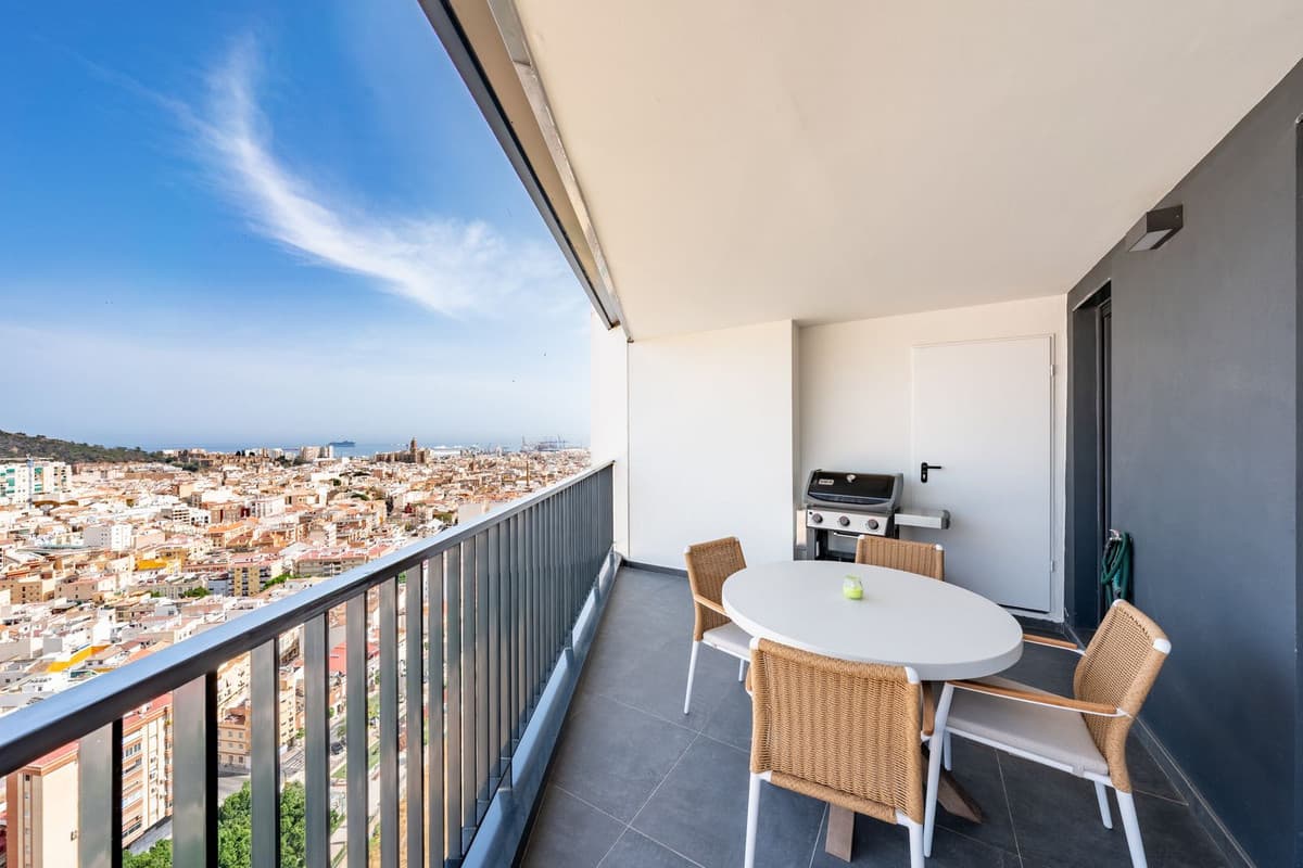 Middle Floor Apartment in Málaga — photo 6 of 10
