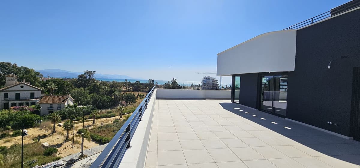 Penthouse in Torremolinos — photo 1 of 9