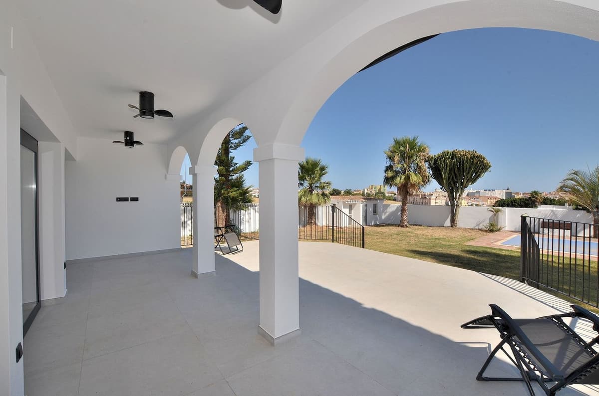 Detached Villa in El Coto — photo 6 of 10