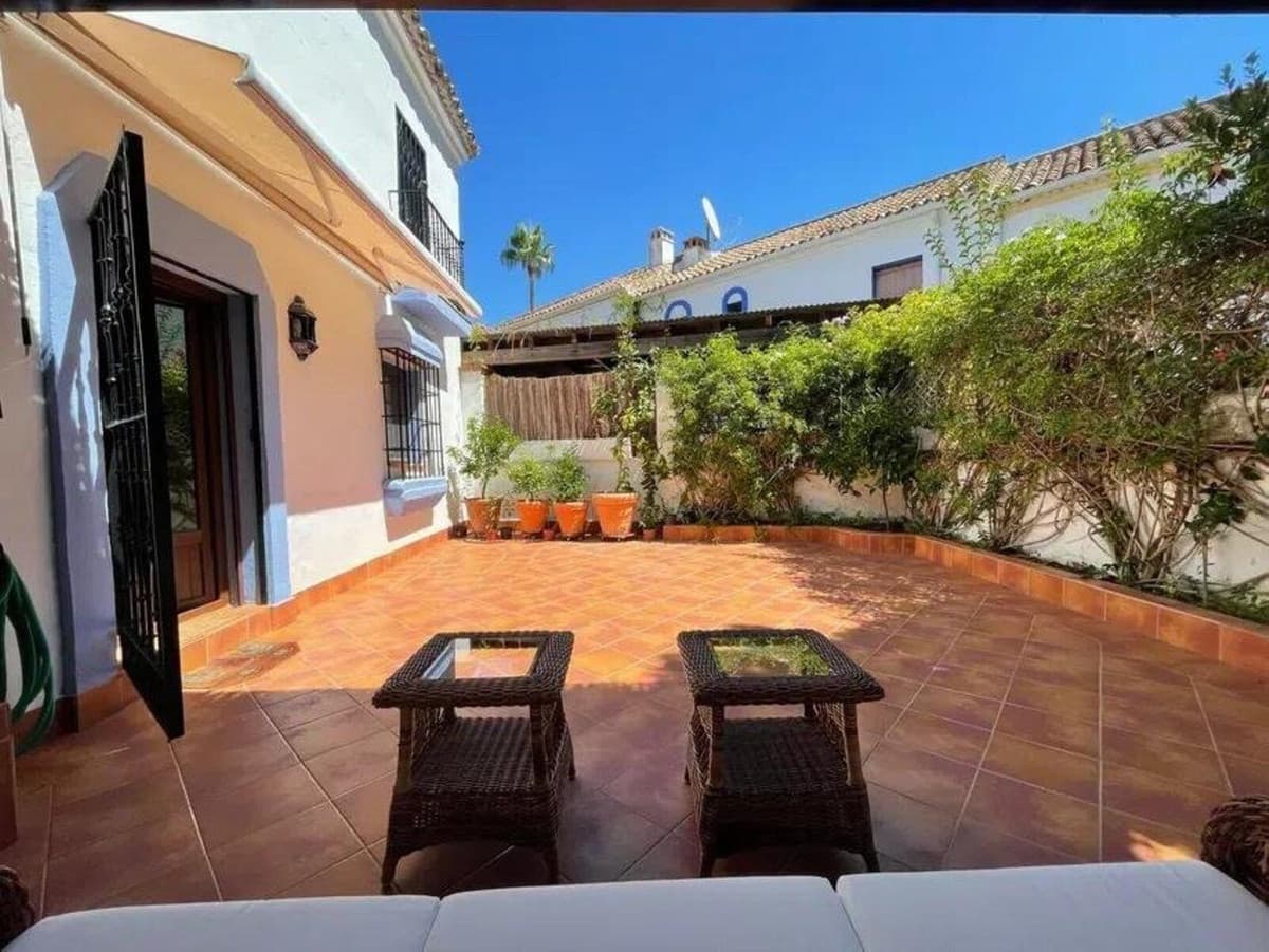 Townhouse in Guadalmina Baja — photo 5 of 10
