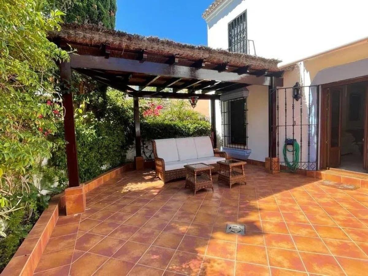 Townhouse in Guadalmina Baja — photo 7 of 10