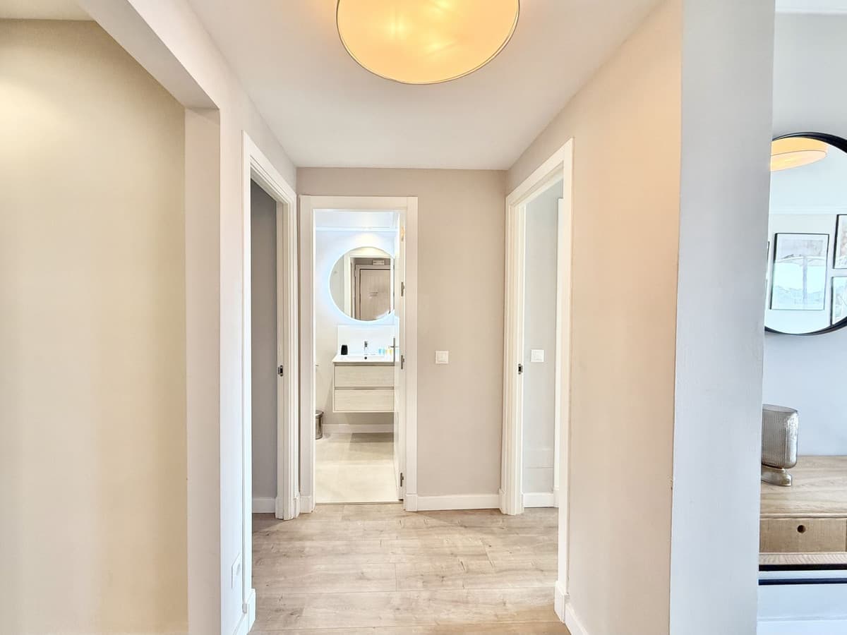 Middle Floor Apartment in Benahavís — photo 9 of 10