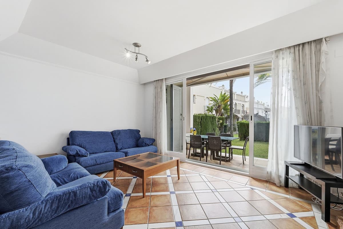 Townhouse in Bahía de Marbella — photo 7 of 10