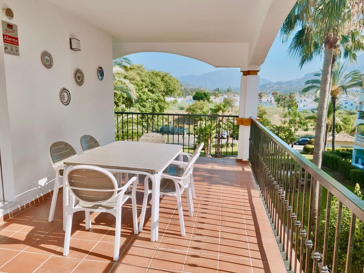 Middle Floor Apartment in Marbella — photo 2 of 10