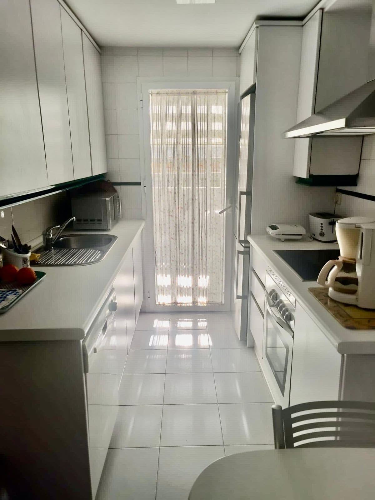 Middle Floor Apartment in Marbella — photo 3 of 10
