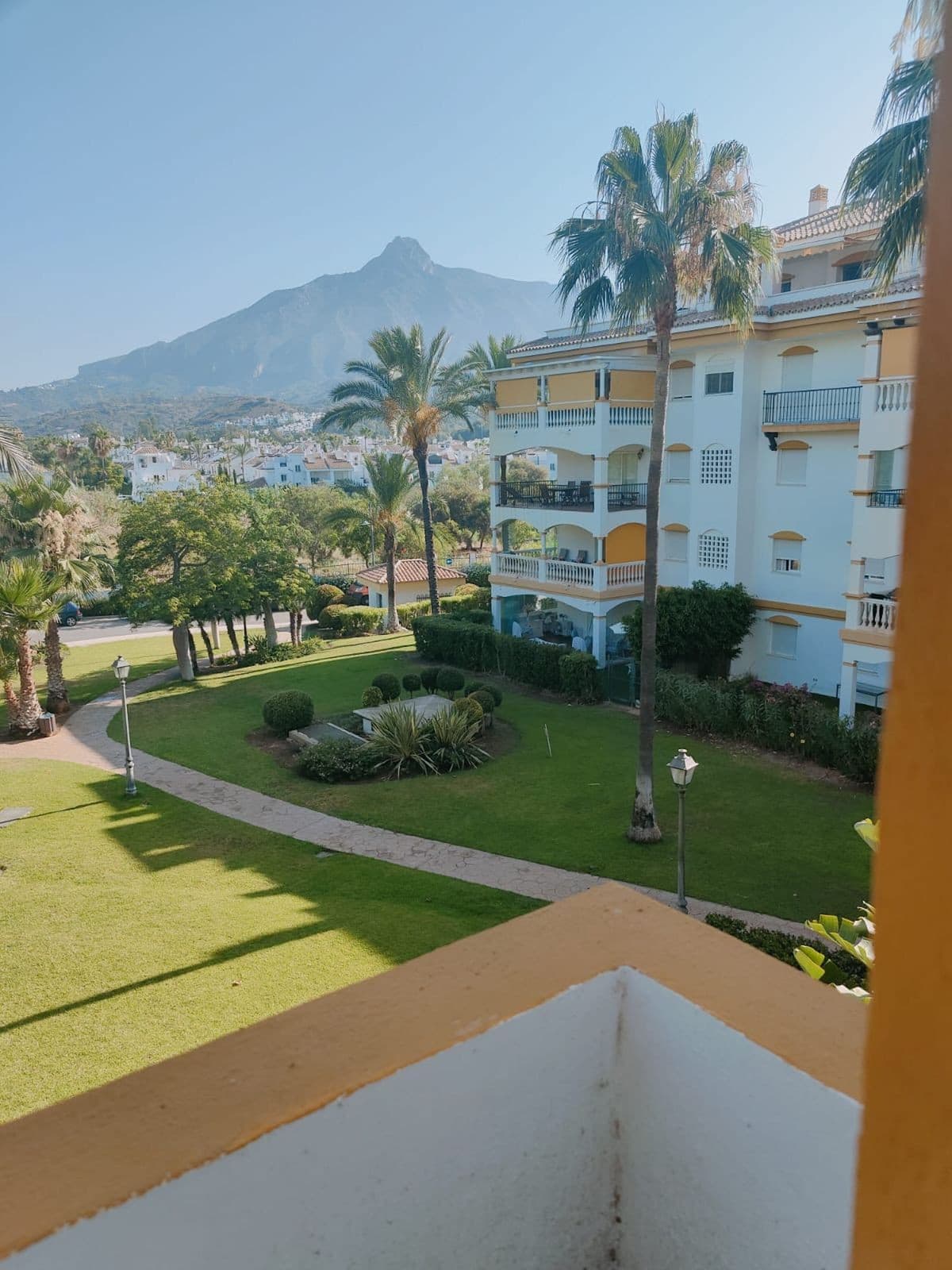 Middle Floor Apartment in Marbella — photo 6 of 10
