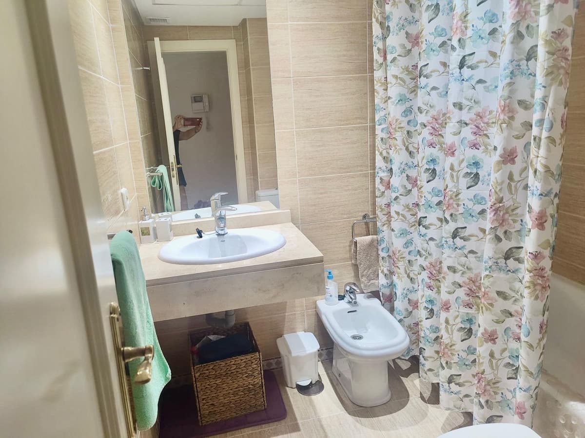Middle Floor Apartment in Marbella — photo 10 of 10