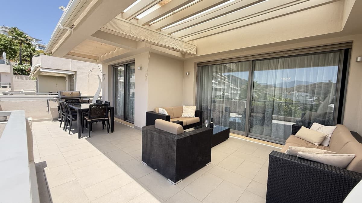 Middle Floor Apartment in Benahavís — photo 5 of 10