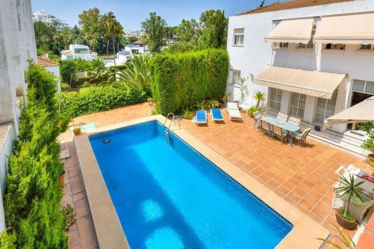Detached Villa in Nueva Andalucía — photo 4 of 10