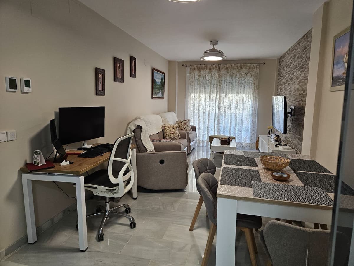 Middle Floor Apartment in Fuengirola — photo 2 of 10
