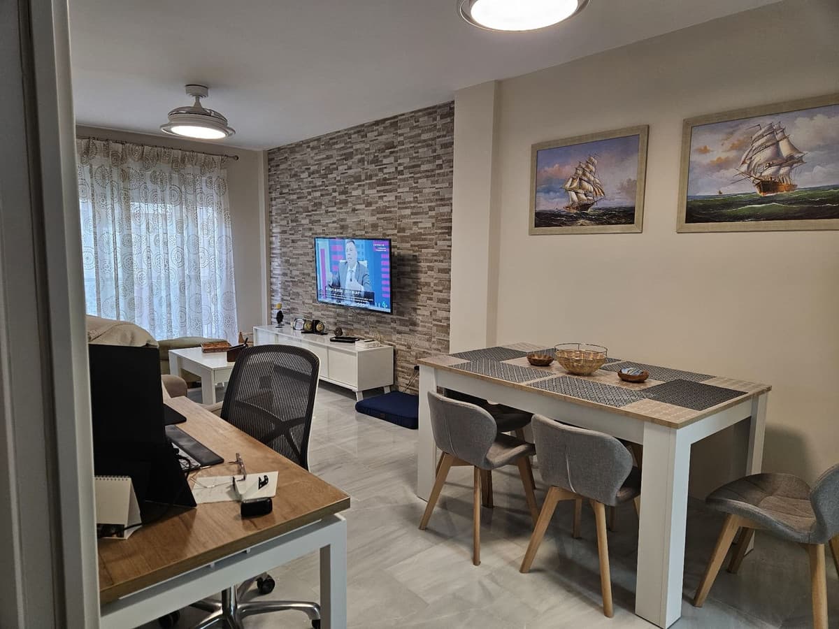 Middle Floor Apartment in Fuengirola — photo 3 of 10