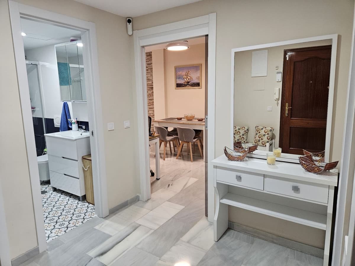 Middle Floor Apartment in Fuengirola — photo 5 of 10