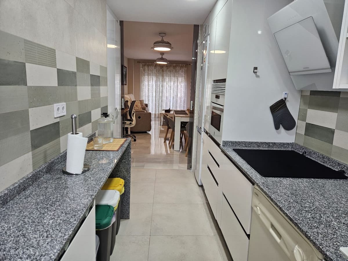 Middle Floor Apartment in Fuengirola — photo 7 of 10