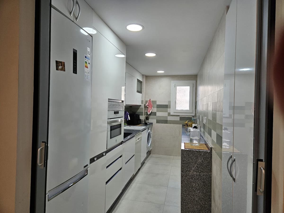 Middle Floor Apartment in Fuengirola — photo 8 of 10