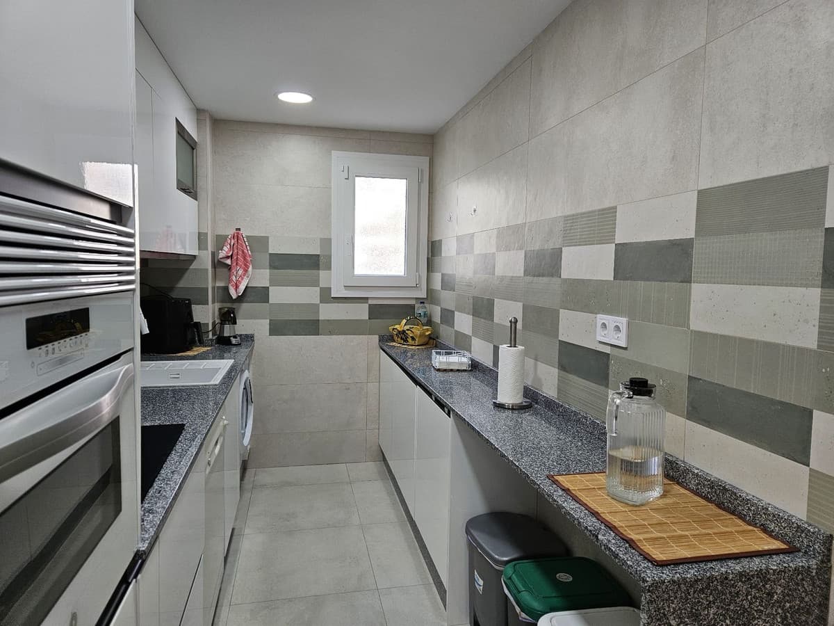 Middle Floor Apartment in Fuengirola — photo 9 of 10