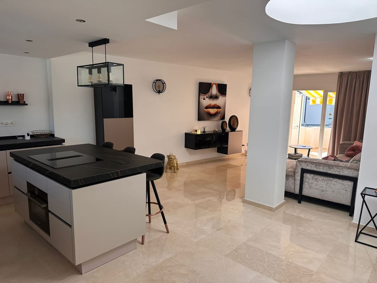 Top Floor Apartment in New Golden Mile — photo 4 of 10