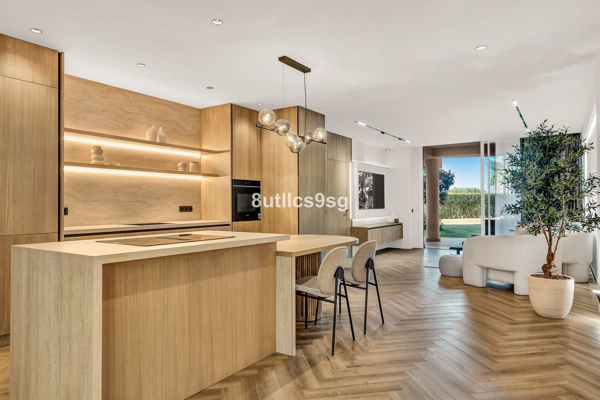 Ground Floor Apartment in Nueva Andalucía — photo 9 of 10