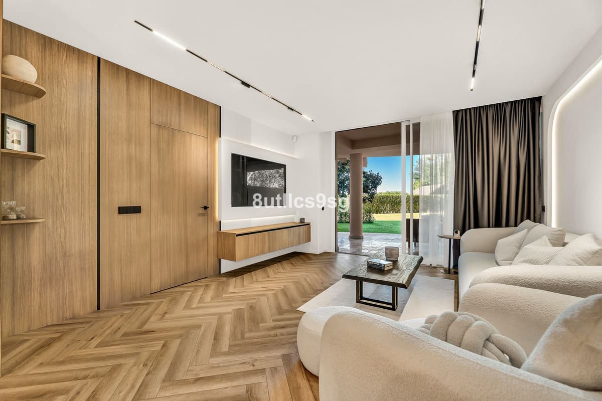 Ground Floor Apartment in Nueva Andalucía — photo 10 of 10