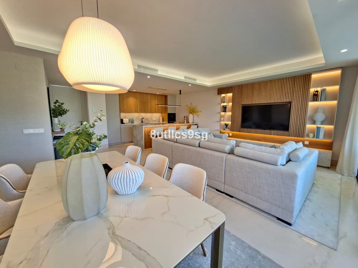 Middle Floor Apartment in Aloha — photo 6 of 10