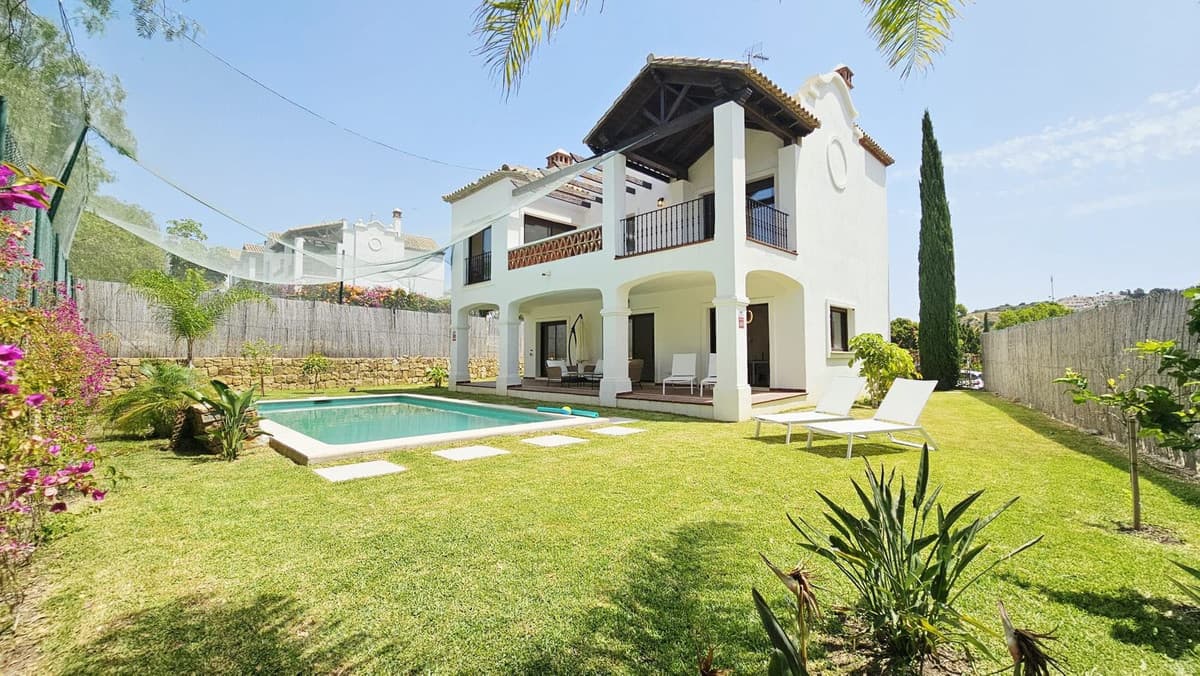 Detached Villa in Estepona — photo 2 of 10