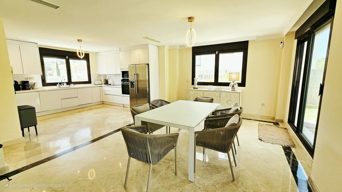 Detached Villa in Estepona — photo 7 of 10