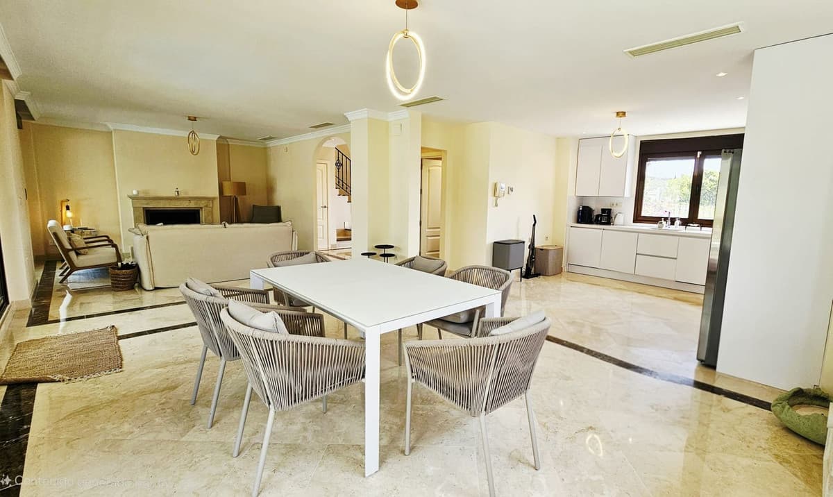 Detached Villa in Estepona — photo 8 of 10