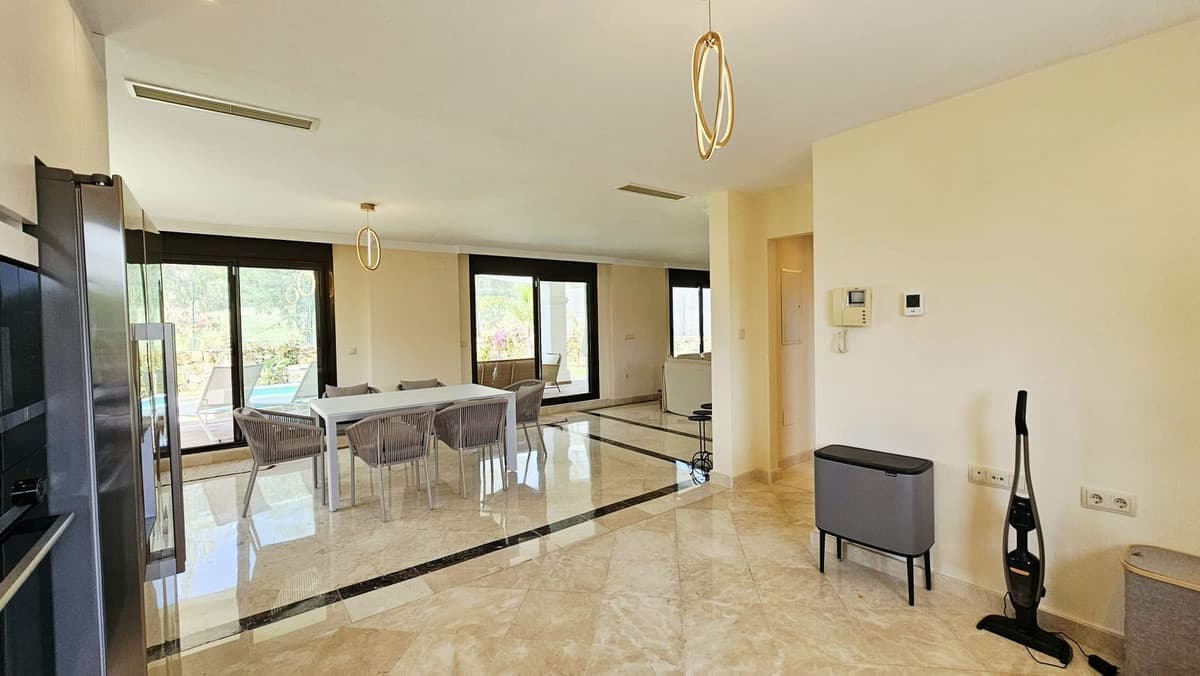 Detached Villa in Estepona — photo 10 of 10