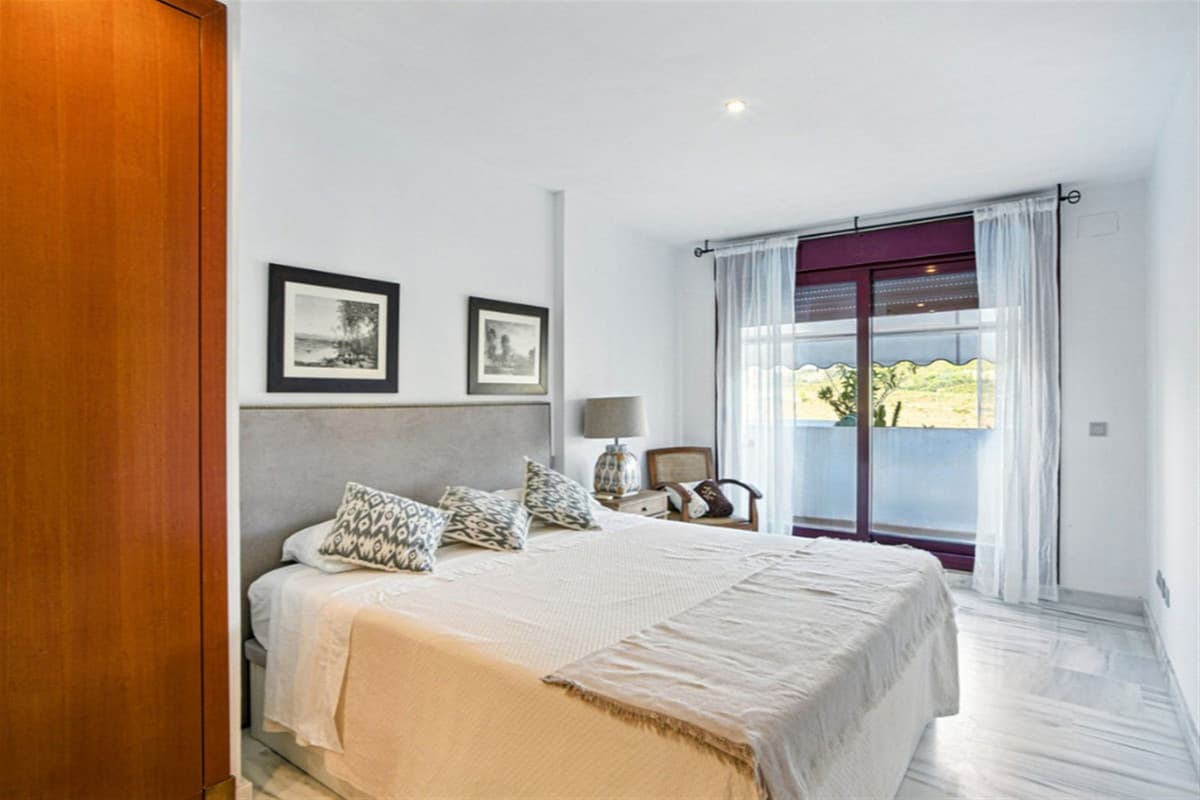 Penthouse Duplex in Benahavís — photo 9 of 10