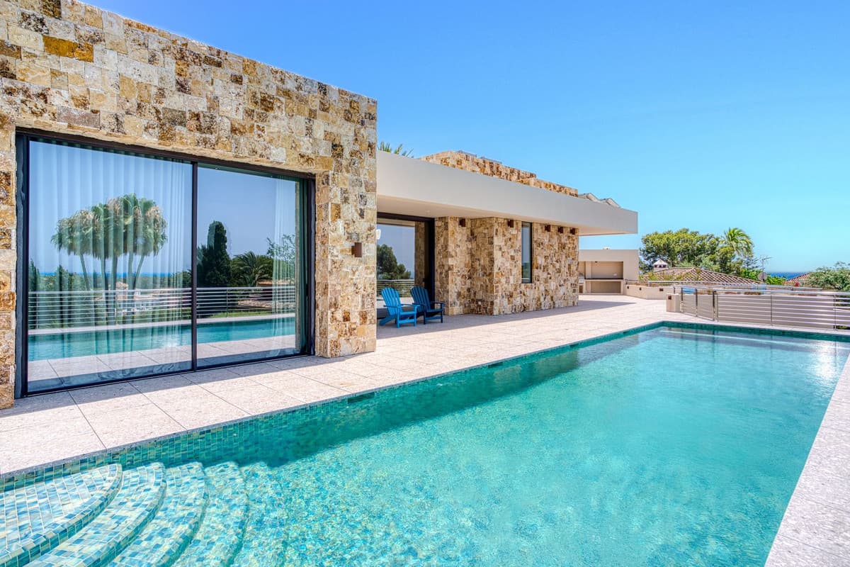 Detached Villa in Elviria — photo 2 of 10