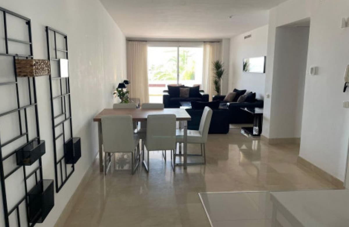 Ground Floor Apartment in Nueva Andalucía — photo 9 of 10