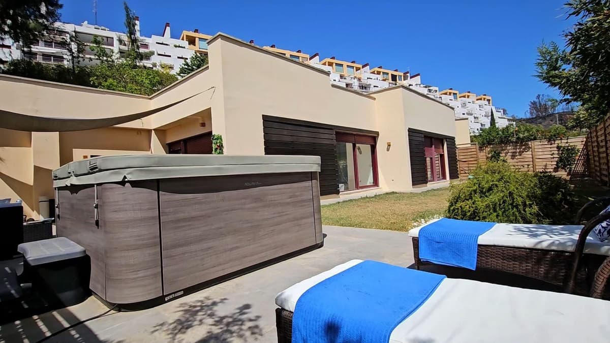 Detached Villa in Los Flamingos — photo 2 of 10