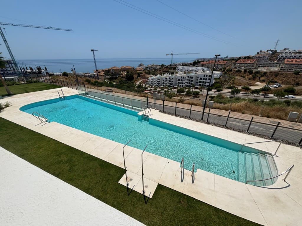 Middle Floor Apartment in Fuengirola — photo 1 of 10
