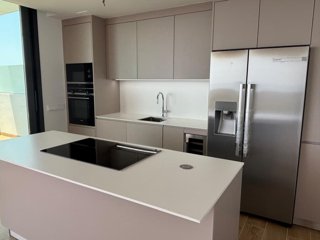 Middle Floor Apartment in Fuengirola — photo 3 of 10