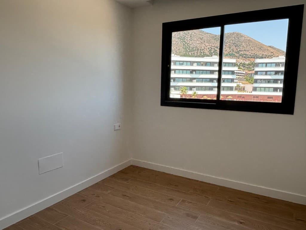 Middle Floor Apartment in Fuengirola — photo 8 of 10