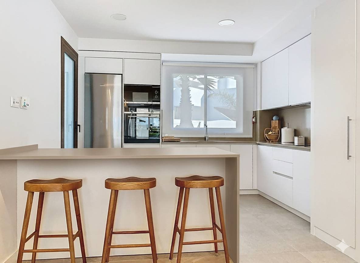 Ground Floor Apartment in Estepona — photo 3 of 10