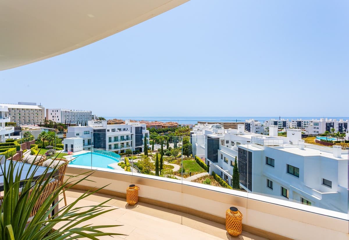 Middle Floor Apartment in Fuengirola — photo 1 of 10