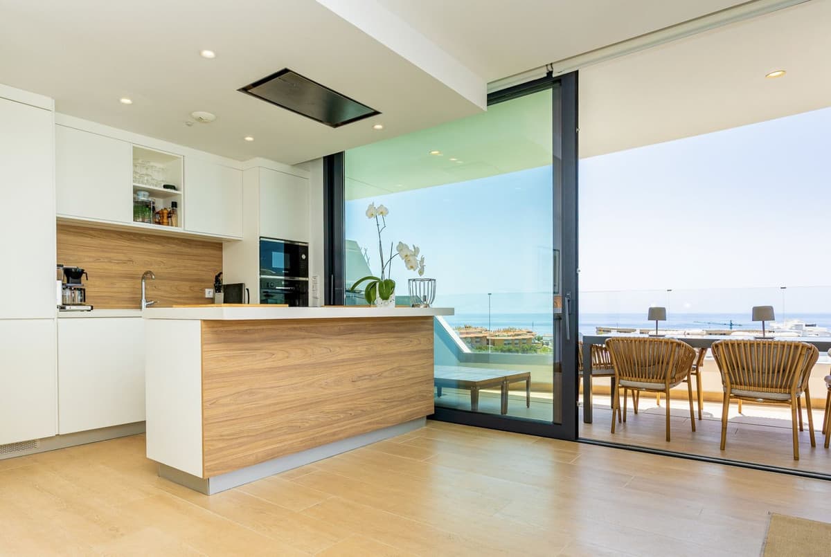 Middle Floor Apartment in Fuengirola — photo 9 of 10