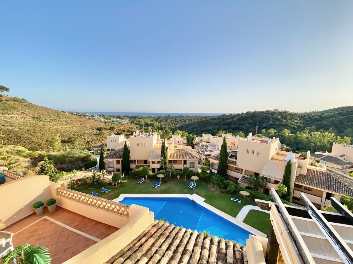 Penthouse Duplex in Elviria — photo 1 of 10