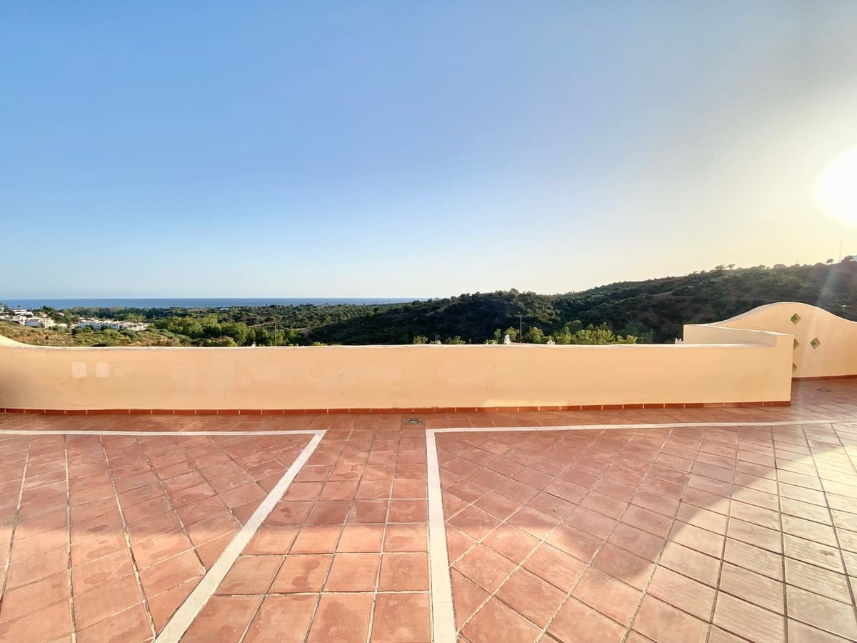 Penthouse Duplex in Elviria — photo 7 of 10