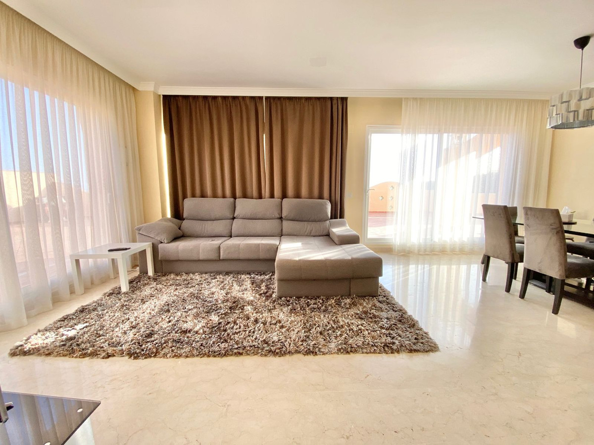 Penthouse Duplex in Elviria — photo 9 of 10