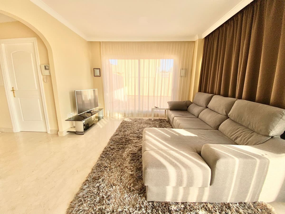 Penthouse Duplex in Elviria — photo 10 of 10