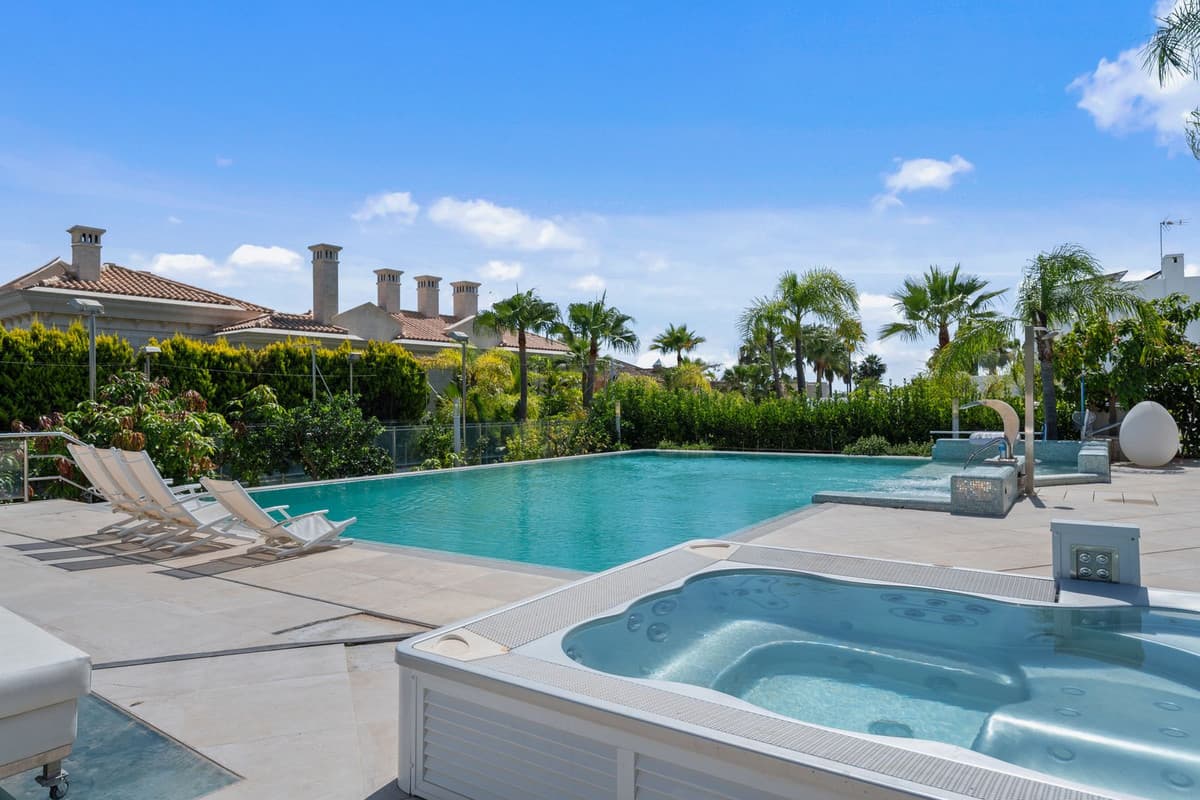 Detached Villa in Bahía de Marbella — photo 7 of 10