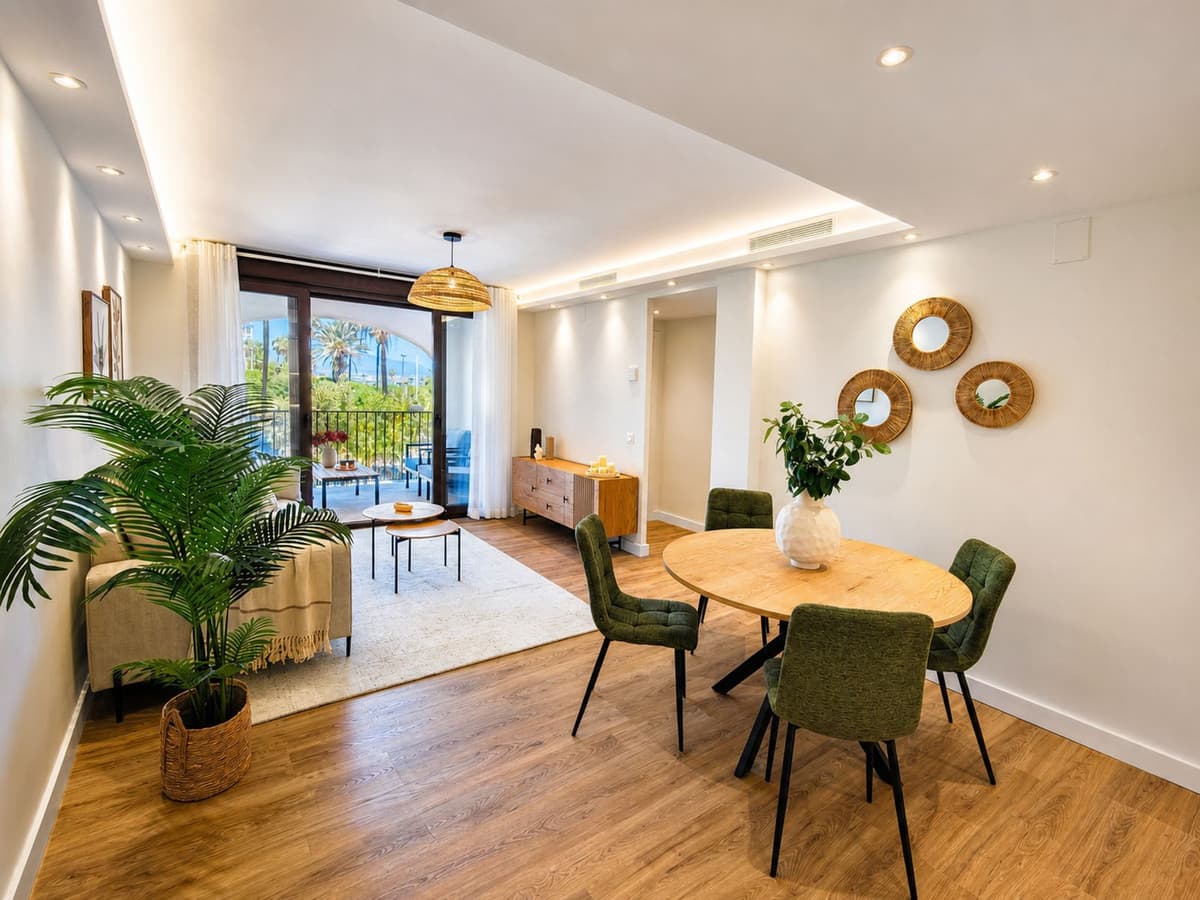 Middle Floor Apartment in La Duquesa — photo 3 of 10