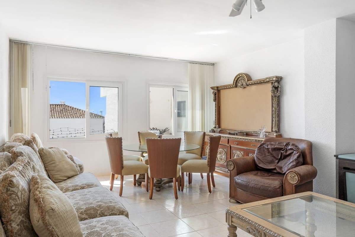 Middle Floor Apartment in Puerto Banús — photo 5 of 10