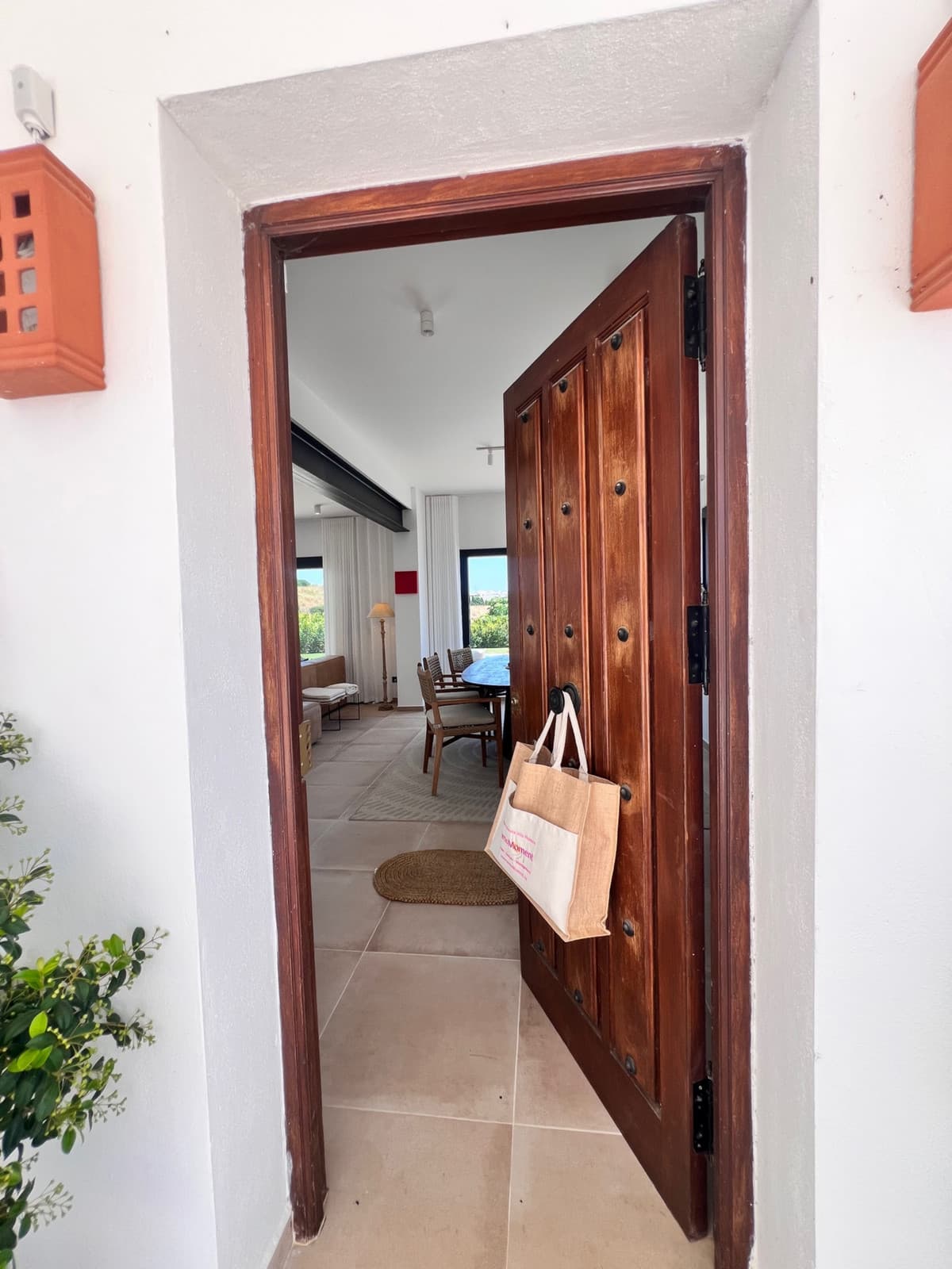 Detached Villa in New Golden Mile — photo 3 of 10