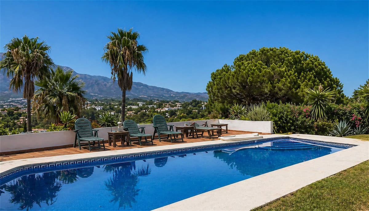 Detached Villa in Nueva Andalucía — photo 3 of 10
