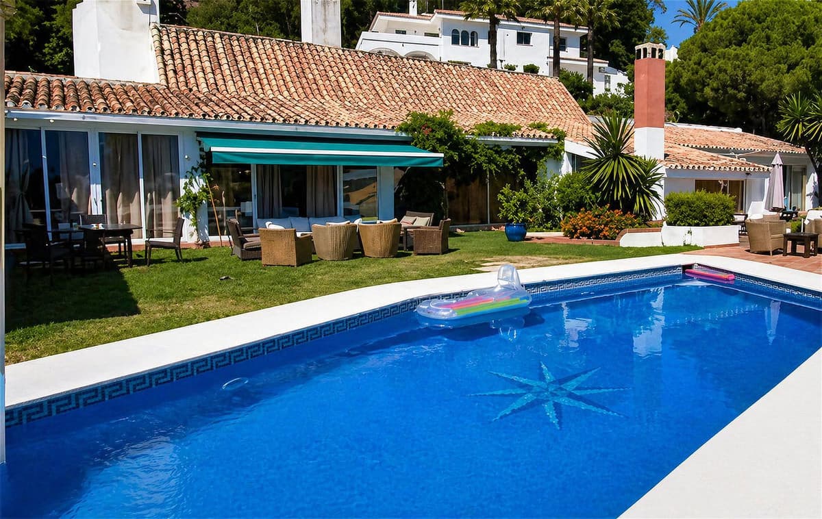 Detached Villa in Nueva Andalucía — photo 7 of 10
