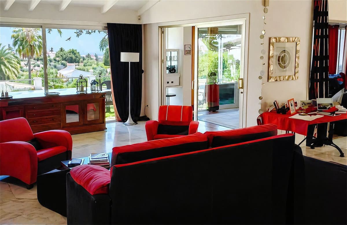Detached Villa in Nueva Andalucía — photo 8 of 10