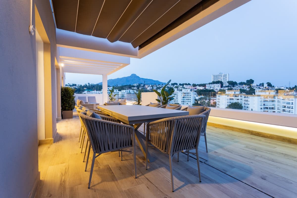 Middle Floor Apartment in Nueva Andalucía — photo 3 of 10