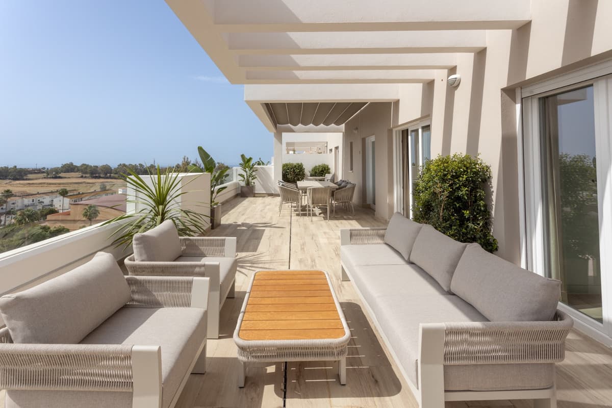 Middle Floor Apartment in Nueva Andalucía — photo 6 of 10
